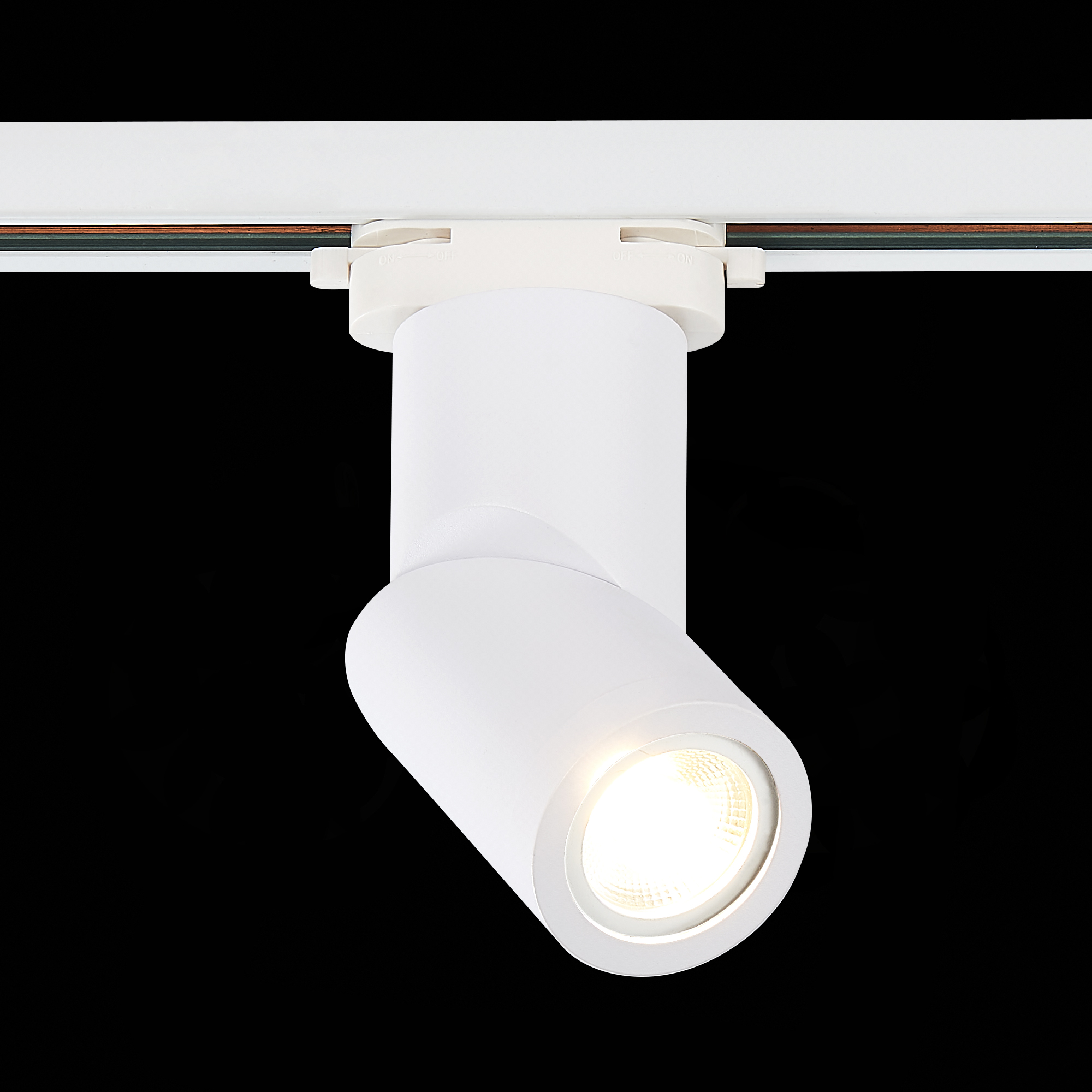 ST650.506.01 Св-к трек. Белый GU10 1*50W IP20 D60xH175 180-240V Без ламп BASE
