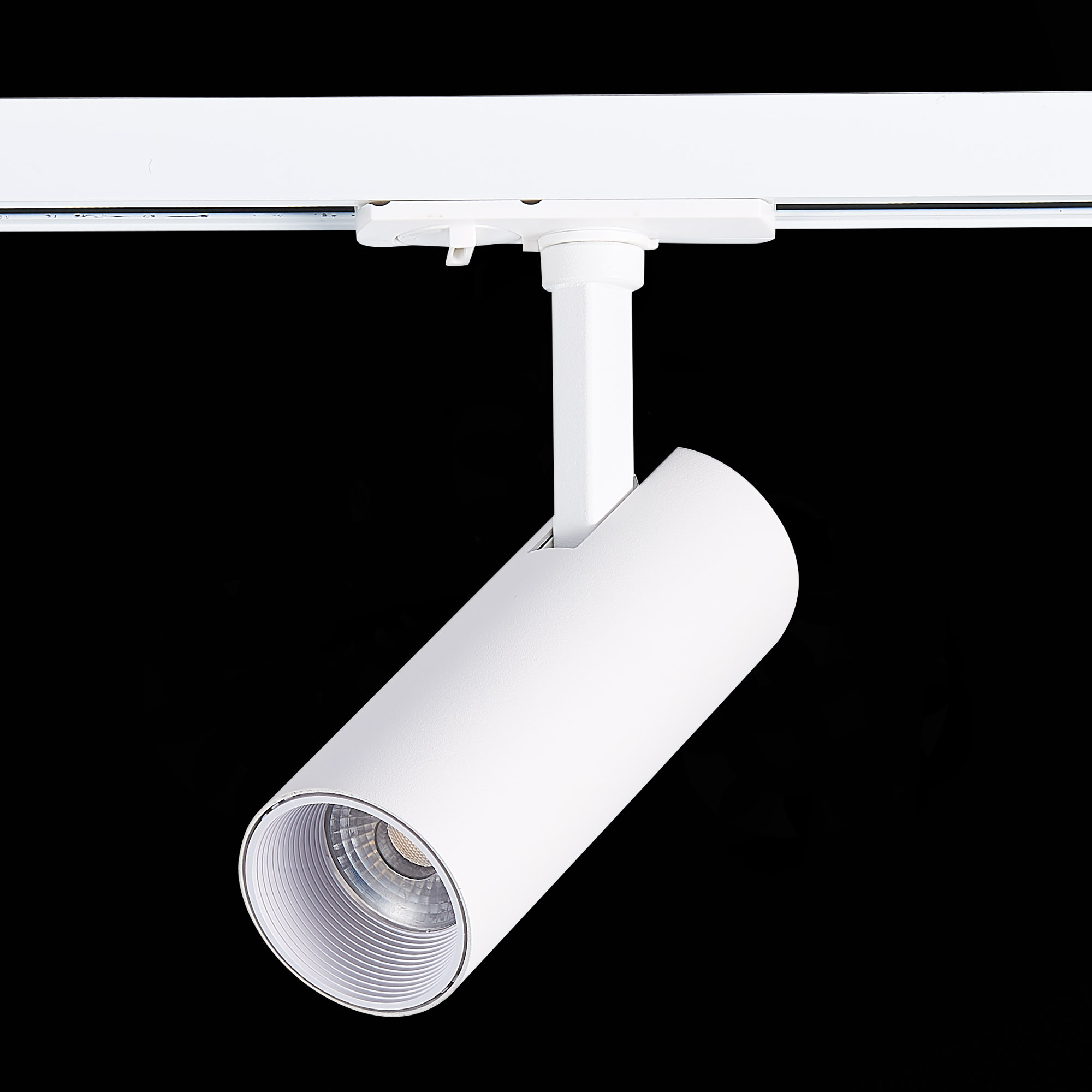 ST350.546.10.24 Св-к трек. Белый LED 1*10W 4000K 900Lm Ra?80 24° IP20 L137xW49xH171 100-240V BASE