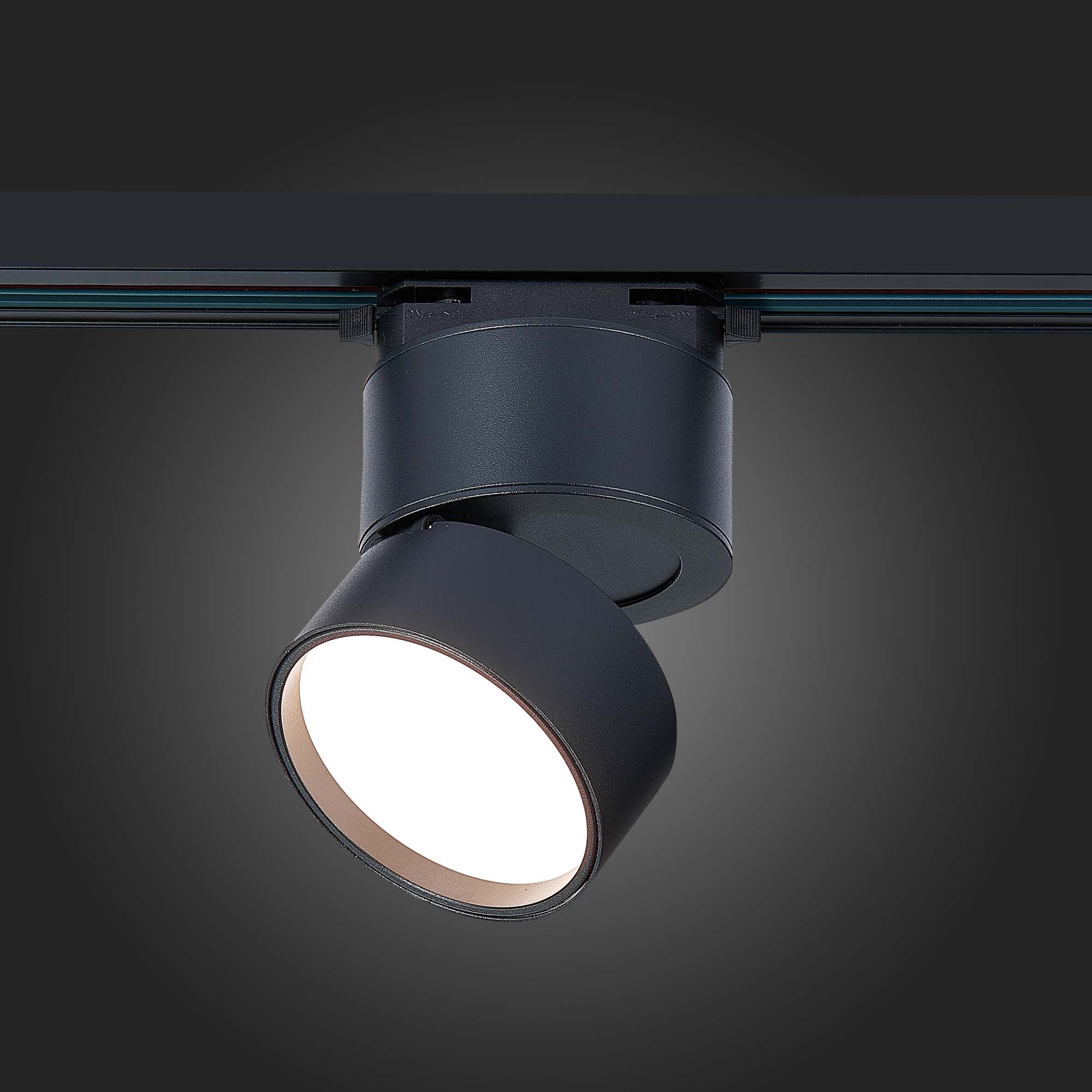 ST651.436.09 Св-к трек. Черный LED 1*9W 3000K 720Lm Ra>90 120° IP20 D85xH122 170-240VV BASE