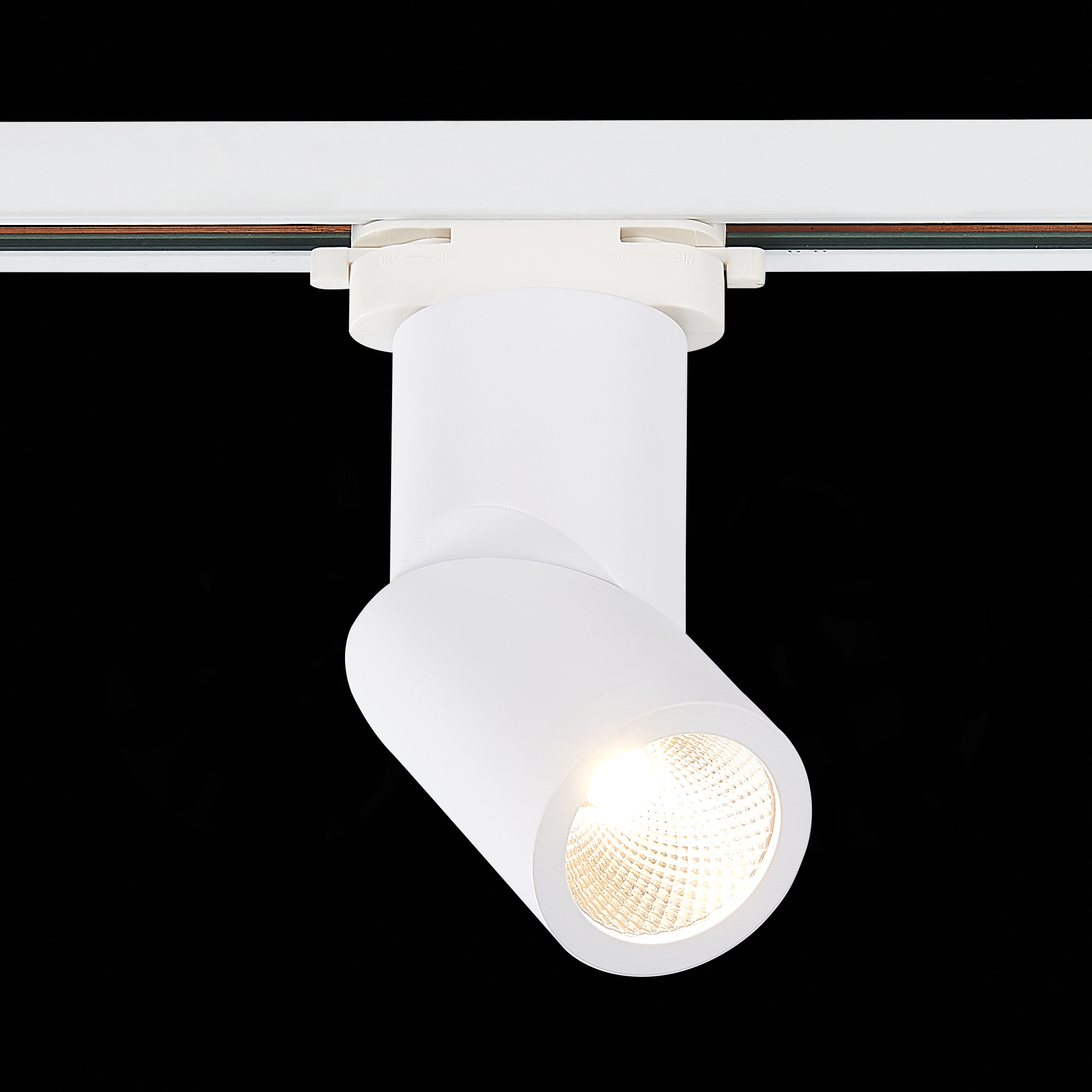 ST650.546.10 Св-к трек. Белый LED 1*10W 4000K 800Lm Ra>90 38° IP20 D60xH190 165-265V BASE