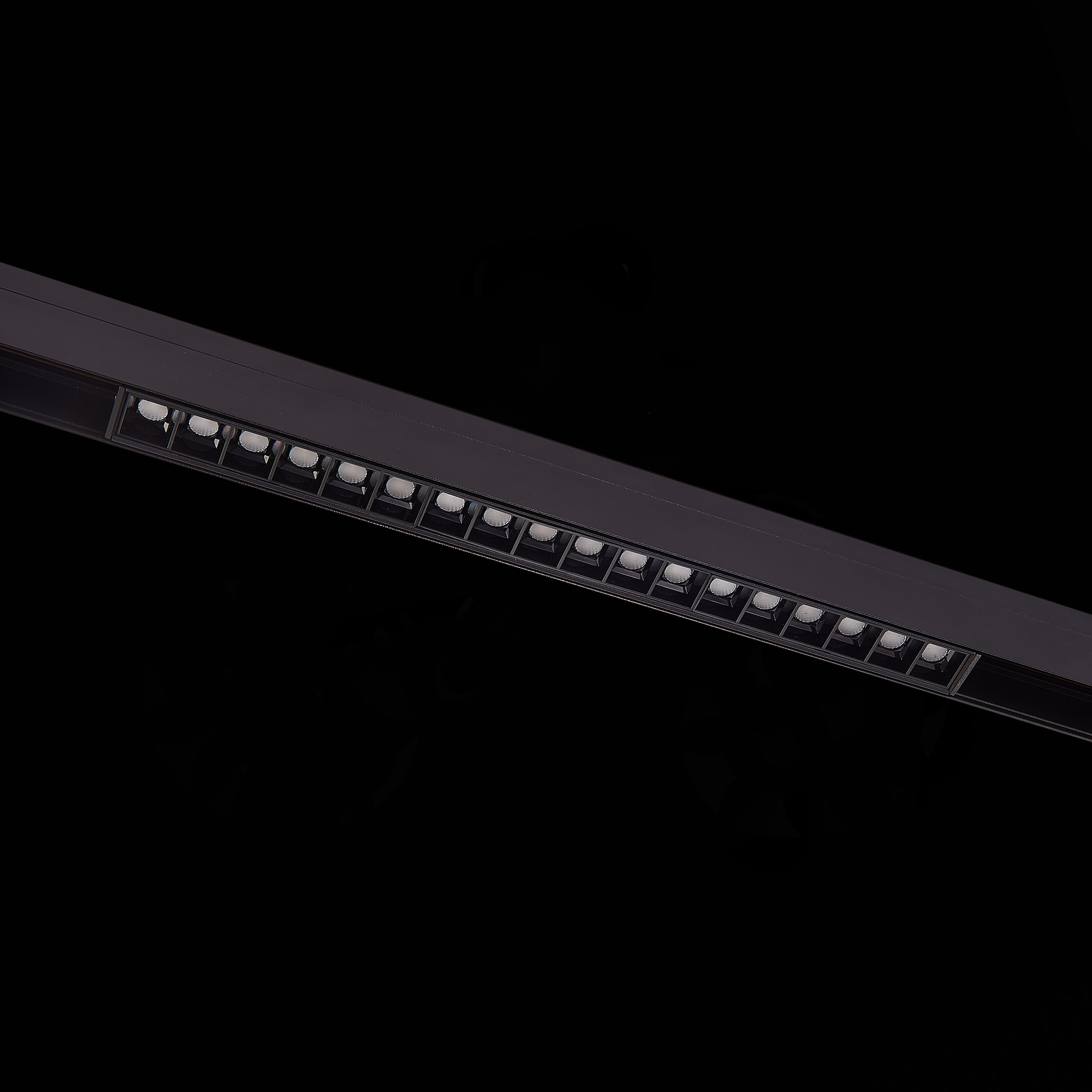 ST361.446.18.1 Магнитный трековый светильник Черный LED 1*18W 4000K 1407Lm Ra>90 36о IP20 L331xW22xH SKYLINE 48